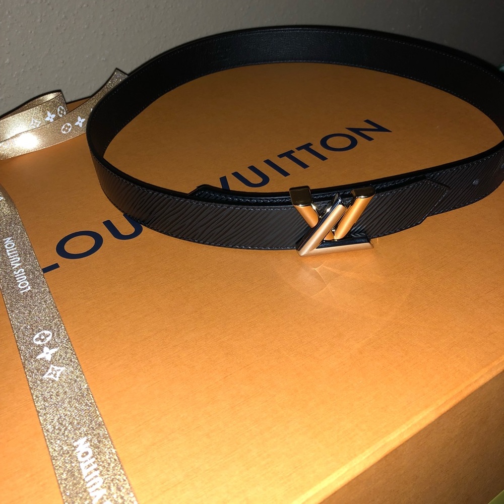 ***❤️SOLD! NEW AUTHENTIC WOMENS LOUIS VUITTON BELT